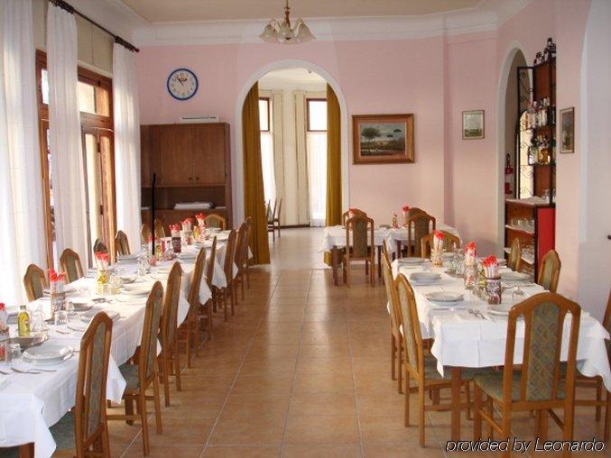 Hotel Mignon 50 Mt Dalla Spiaggia E Dall'Isola Pedonale ألاسيو المطعم الصورة