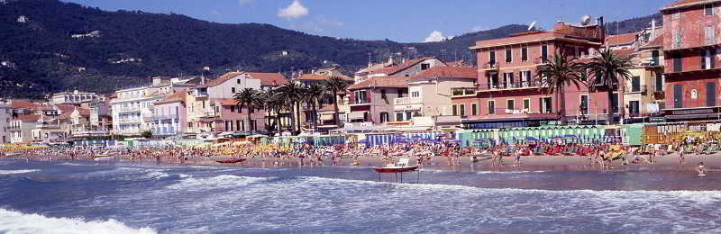 Hotel Mignon 50 Mt Dalla Spiaggia E Dall'Isola Pedonale ألاسيو المظهر الخارجي الصورة